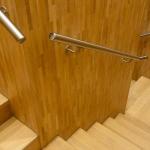 Stop skrzypieniu! Skuteczne sposoby na uciszenie drewnianych schodów i powrót domowej ciszy