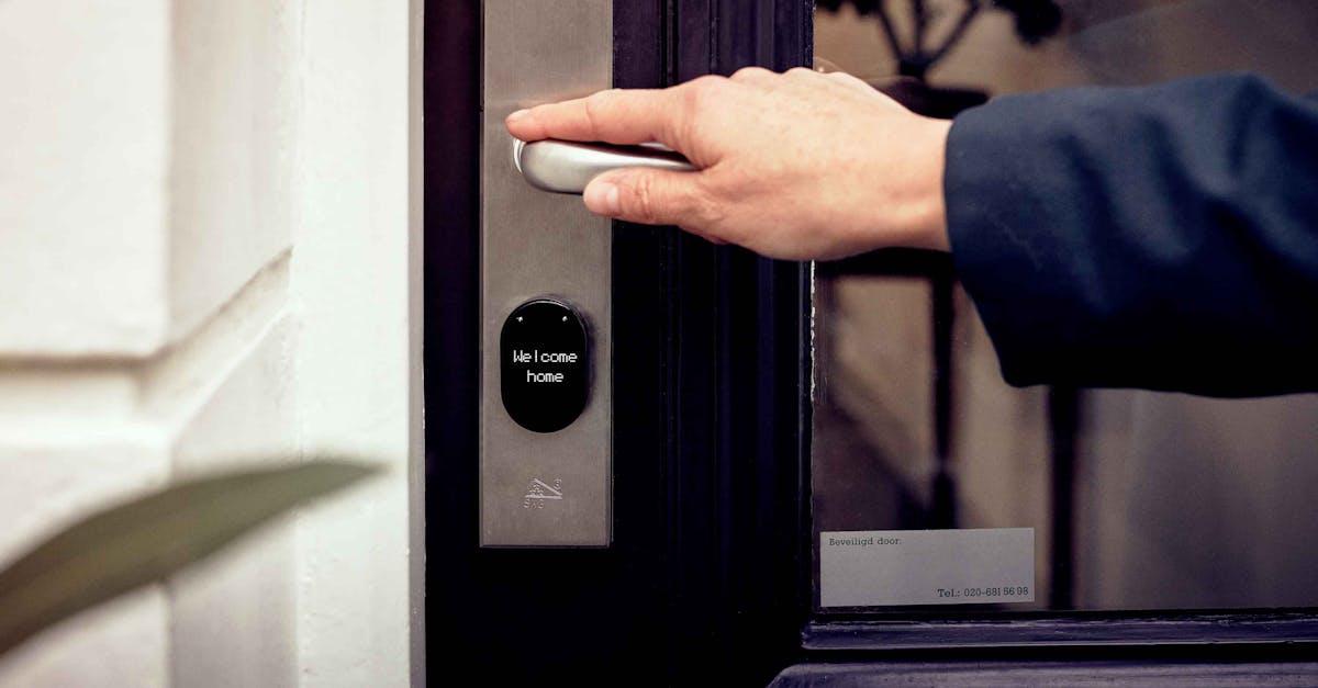 Bezpieczne wejście: podłącz czujnik drzwi z szyfrowaniem end-to-end – prosty przewodnik krok po kroku