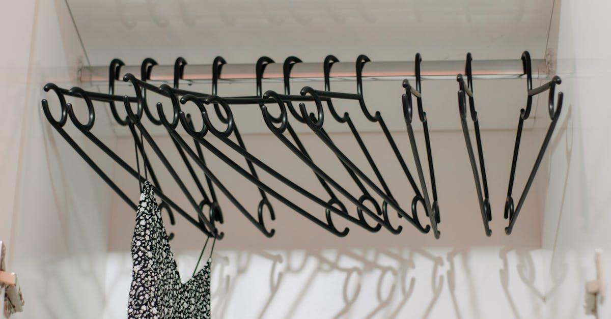 Głęboka szafa bez tajemnic: 12 sprytnych trików na idealne przechowywanie pościeli