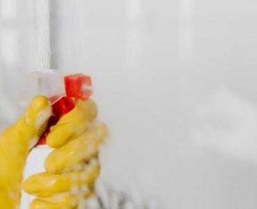 Błysk bez chemii: domowe triki na kran bez kamienia