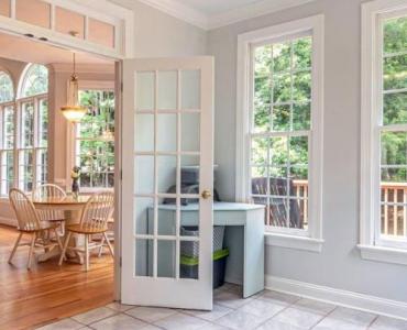 Salon, który brzmi dobrze: dekoracyjne panele akustyczne w roli głównej